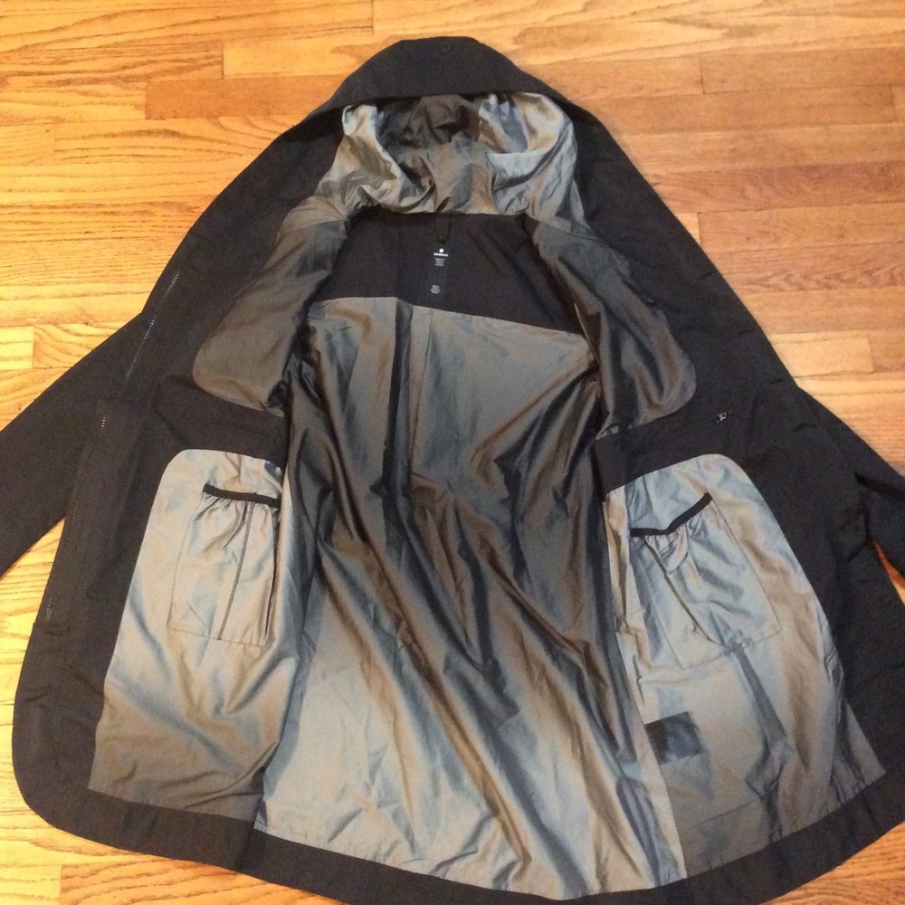 Lululemon Rain Jacket - Picture 7 of 16